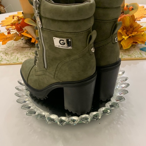 Guess women’s green suede boots size 8 - Picture 6 of 11